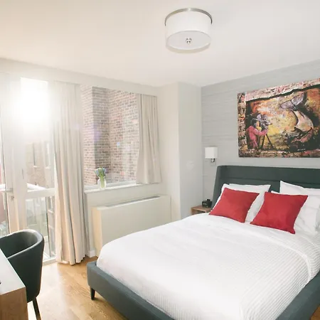 Hotel 32 32-3